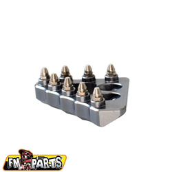 STOPKA DŹWIGNI HAMULCA TYLNEGO (SZEROKA) KTM/HUSQVARNA KOLOR SREBRNY (GUN METAL)