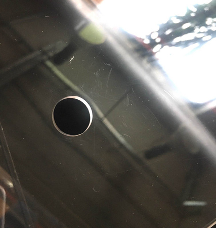 Szyba kymco / sym / peugeot / yamaha / aprilia / honda przezroczysta 66 x 67 cm - bez mocowań - delikatne rysy w miejscach mocowań