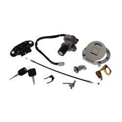 Stacyjka z zestawem zamków do Junak 904