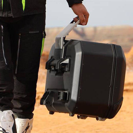 Kufer Shad Terra Black centralny TR37 aluminiowy