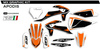 Komplet plastików plukomplet naklejek (oklein) ktm sx/sxf 125/150/250/350/450 '19-'22 w zestawie przednia tablica (kt04094) oraz osłony amortyzatorów (kt04055) apodikolor oem (biały/pomarańczowy)