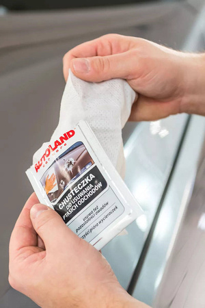 Chusteczka do usuwania ptasich odchodów z lakieru