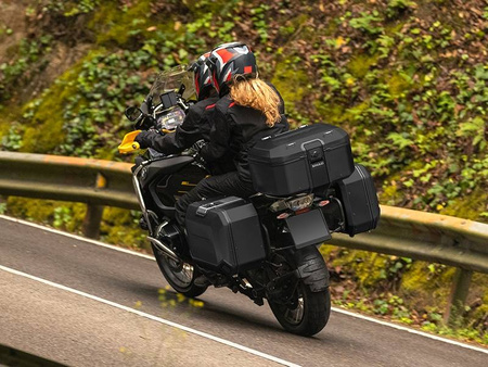 Kufer Shad Terra centralny TR55 aluminiowy all black