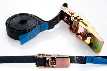 pas transportowy 25mm/4mb z napinaczem 1-częściowy kolor czarny (homologacja)