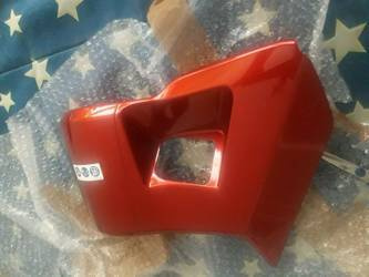 Osłona prawa zewnętrzna schowka pcx 150 czerwony metalic pcx 125/150 2015-2018