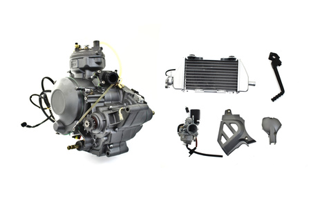 Silnik Kompletny 6 Biegów (Am6) Z Chłodnicą Cieczy