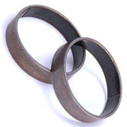 Tulejki (panewki) zawieszenia przedniego (2szt) 46x52x12mm (04)