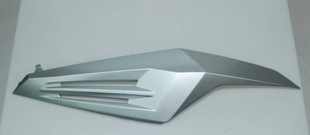 Plastik pod siedzenie przód srebrny lewy Keeway Matrix