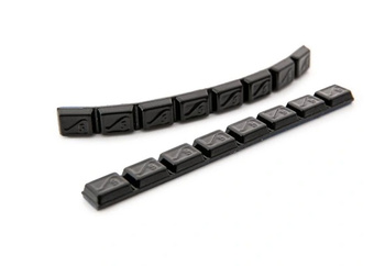 CIĘŻARKI DO WYWAŻANIA KÓŁ KLEJONE 5 GRAM 50 PASKÓW PO 8 KOLOR CZARNY