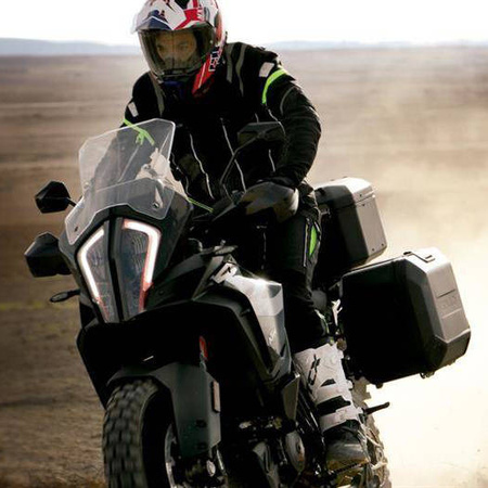 Kufer Shad Terra Black boczny TR47 aluminium prawy 47 l