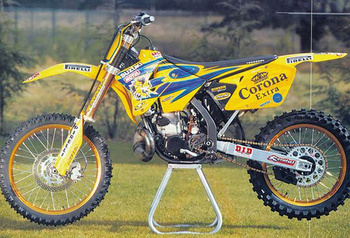 Komplet naklejek (oklein) + pokrowiec/poszycie na siedzenie suzuki rm 125/250 '01-'08, replica team suzuki '01