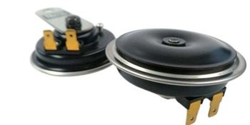 KLAKSON PODWÓJNY (SYGNAŁ DŹWIĘKOWY) UNIVERSALNY CZARNY 12V (ŚREDNICA 72,5MM) (MADE IN JAPAN)