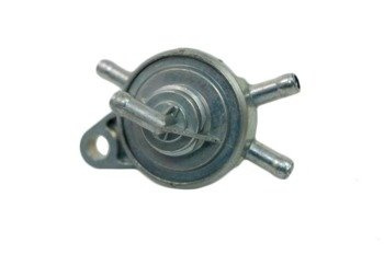 Kranik paliwa skuter TGB Suzuki 4 króćce