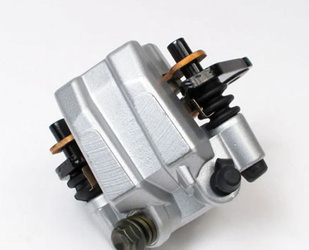 Zacisk hamulcowy suzuki lt-a 500f '02-'07, lt-f 500f '03-'07 tył (oem:69100-03gf0-999)