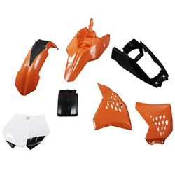 Komplet plastików ktm sx 65 '12-'15 zestaw zawiera osłonę amortyzatora tył (8905600001) kolor pomarańczowy czarny oem