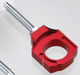 Napinacz tylnej ośki ze śrubą honda cr/crf '02-'10 kolor czerwony