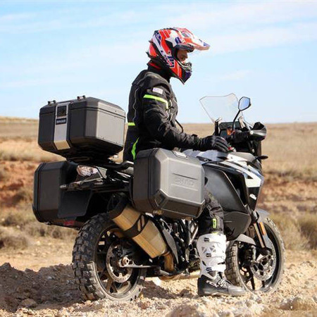 Kufer Shad Terra Black boczny TR47 aluminium lewy 47 l