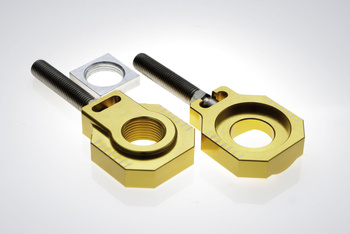 Napinacz tylnej ośki ze śrubą ktm sx/sxf/exc 125-530 '08-'12, exc/excf '08-'19 (śr 20mm) kolor złoty (kpl. 2szt.)