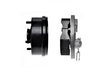 Piasta Prawa - Zestaw Hamulca Bębnowego Atv 150/200 Ccm Power Force 4 Śruby