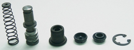 Zestaw naprawczy pompy hamulcowej przód honda cb/pc/st/vf/vfr800`02-13/vt/vtr/vtx1800 02-06 