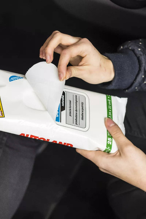 Chusteczki przeciw kurzowi do plastiku drewna metalu