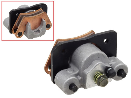 ZACISK HAMULCOWY ARCTIC CAT 250 / 300 '03-'05, 400 '02-'14, 500 '02-'17, 550 '09-'17, ALTERRA 570 '20-'21, TRV / TBX 650 '04-'12, ALTERRA 700 '18-'21, DIESEL 700 '07-'20, 700 H1 '08-'20, 1000 H2 '08-'17 PRZÓD LEWY (TYŁ PRAWY / LEWY)